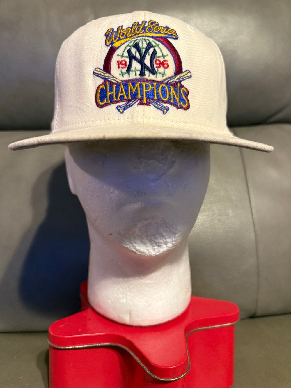 Vintage 90’s New York Yankees  World Series Champions Cream New Era Baseball Cap